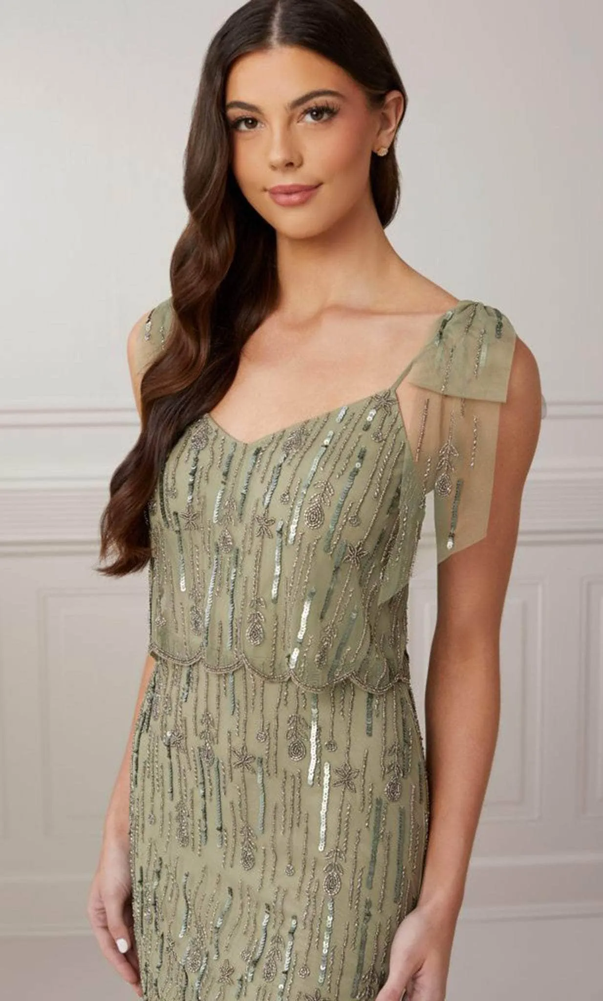 Adrianna Papell Platinum 40425 - Long Column Gown